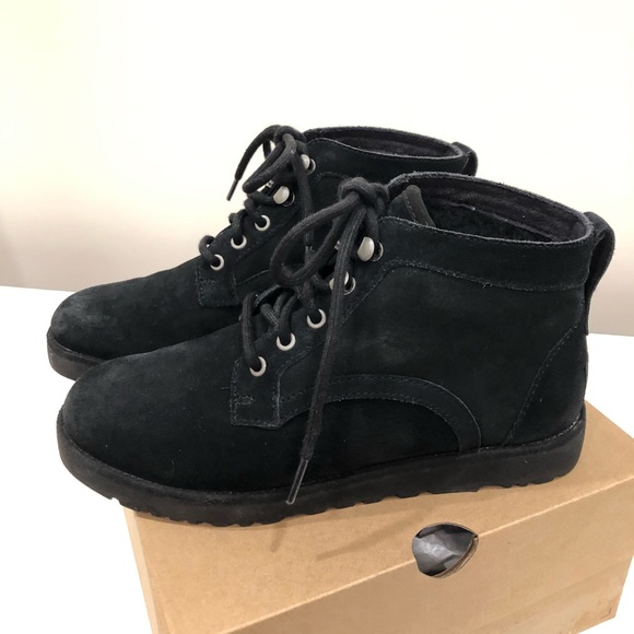 UGG® Neumel Short Boot - Picture 4 of 4